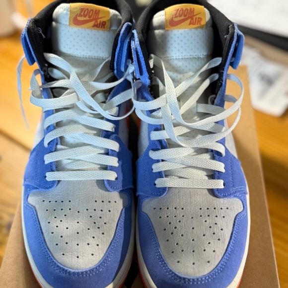 ALMOST NEW - WORN ONCE - MENS 10 - AIR JORDAN 1 ZM - AIR CMFT 2 - FLORIDA GATORS